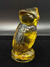 Load image into Gallery viewer, Glass Yellow 1 Piece Figurine