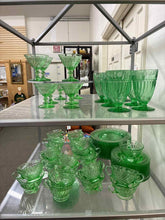 Load image into Gallery viewer, Floral Dinnerware set
