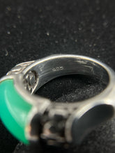 Load image into Gallery viewer, John Hardy Sterling Silver Green Ring