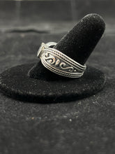 Load image into Gallery viewer, Sterling Silver Ring