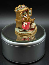 Load image into Gallery viewer, Resin Multi-Color 1 Piece Figurine