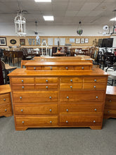 Load image into Gallery viewer, Country Woods Dresser