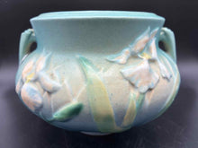 Load image into Gallery viewer, Roseville Pottery Vase