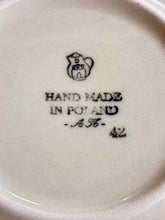 Load image into Gallery viewer, Pottery 2 Piece Round Floral Blue Print Bakeware