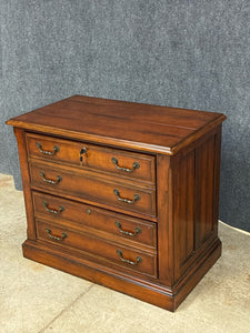 Hooker Furniture Traditional 2-Drawer Lateral File Cabinet