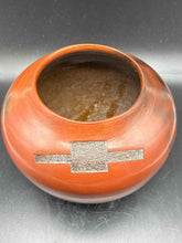 Load image into Gallery viewer, Pottery Vase