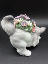 Load image into Gallery viewer, Lladro Figurine