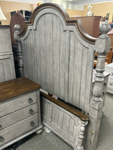 Load image into Gallery viewer, Flexsteel "Plymouth" Queen Size Bed Frame