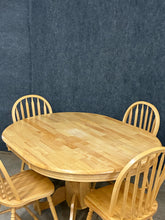Load image into Gallery viewer, Light Wood Oval Pedestal Dining Table with 4 Chairs