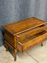 Load image into Gallery viewer, Minton Spidell Dutch Bombe Chest