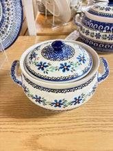Load image into Gallery viewer, Pottery 2 Piece Round Floral Blue Print Bakeware