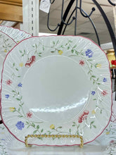 Load image into Gallery viewer, Johnson Bros. Dinnerware set