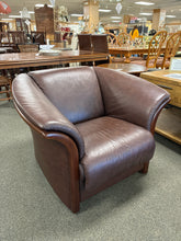 Load image into Gallery viewer, Ekornes "Manhattan" Leather Chair