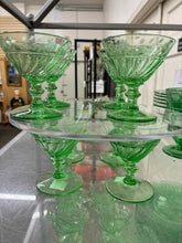 Load image into Gallery viewer, Floral Dinnerware set