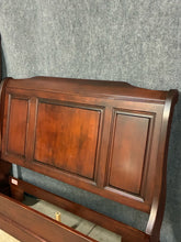 Load image into Gallery viewer, Nichols &amp; Stone Solid Wood Queen Sleigh Bed
