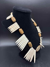 Load image into Gallery viewer, Necklace