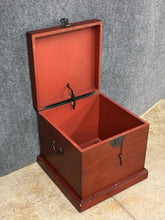 Load image into Gallery viewer, Square Asian-style Chest/Trunk