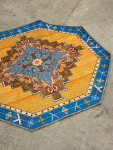 Load image into Gallery viewer, Rustic Southwest Style Octagon Rug