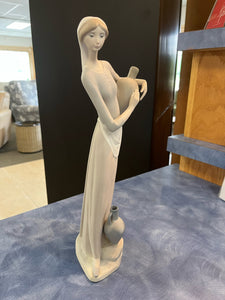Lladro Porcelain Figurine