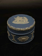 Load image into Gallery viewer, Wedgwood 2 Piece Box