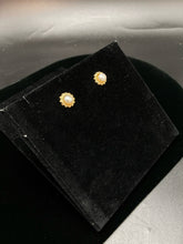 Load image into Gallery viewer, Gold Earrings