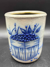 Load image into Gallery viewer, Salmon Falls Pottery Vase