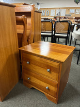 Load image into Gallery viewer, Country Woods Nightstand