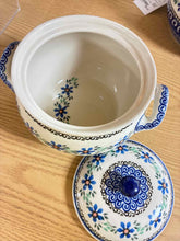 Load image into Gallery viewer, Pottery 2 Piece Round Floral Blue Print Bakeware