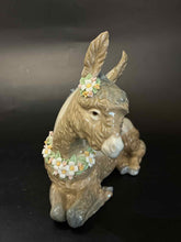 Load image into Gallery viewer, Lladro Figurine