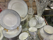 Load image into Gallery viewer, Waterford Alana Dinnerware set