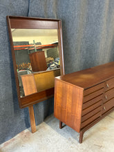 Load image into Gallery viewer, Stanley Mid-Century Modern 9-Drawer Dresser with Mirror