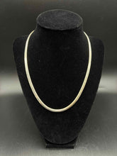 Load image into Gallery viewer, Milor Sterling Silver Necklace
