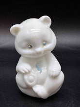 Load image into Gallery viewer, Fenton Glass Vintage Leaf White 1 Piece Figurine