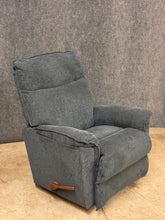 Load image into Gallery viewer, La-Z-Boy "Jay" Wall Recliner