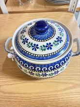 Load image into Gallery viewer, Pottery 2 Piece Round Floral Blue Print Bakeware