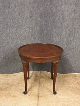 Load image into Gallery viewer, Hekman Side Table