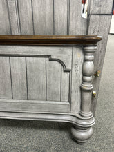 Load image into Gallery viewer, Flexsteel "Plymouth" Queen Size Bed Frame