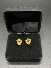 Load image into Gallery viewer, Gold Earrings