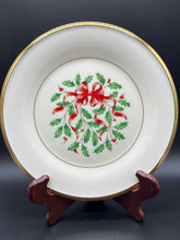 Load image into Gallery viewer, Lenox Holiday 4 Piece Plates