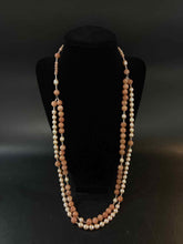 Load image into Gallery viewer, Round Pearl Pink Necklace