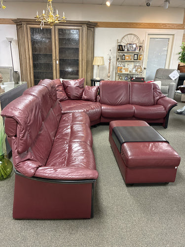 Ekornes Stressless Eldorado 3 Piece Leather Sectional With Storage Ottoman