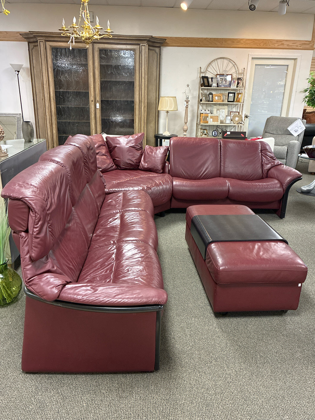 Ekornes Stressless Eldorado 3 Piece Leather Sectional With Storage Ottoman