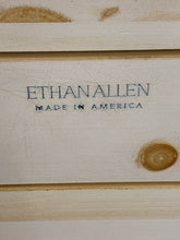 Load image into Gallery viewer, Ethan Allen Country Pine Bench