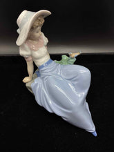 Load image into Gallery viewer, Lladro Porcelain Multi-Color 1 Piece Figurine