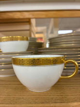 Load image into Gallery viewer, Haviland Bone China Dinnerware set