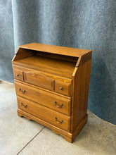 Load image into Gallery viewer, Traditional Oak Changing Table 3-Drawer Chest