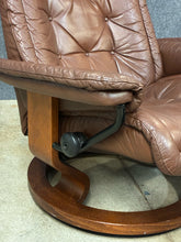 Load image into Gallery viewer, Vintage Scandinavian Style Tufted Leather Swivel Recliner with Ottoman