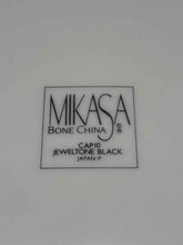 Load image into Gallery viewer, Mikasa Round Platter/Tray