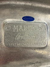 Load image into Gallery viewer, Mariposa Aluminum 1 Piece Oval Platter/Tray