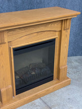 Load image into Gallery viewer, Dimplex Electric Fireplace Insert in Oak Mantel Surround